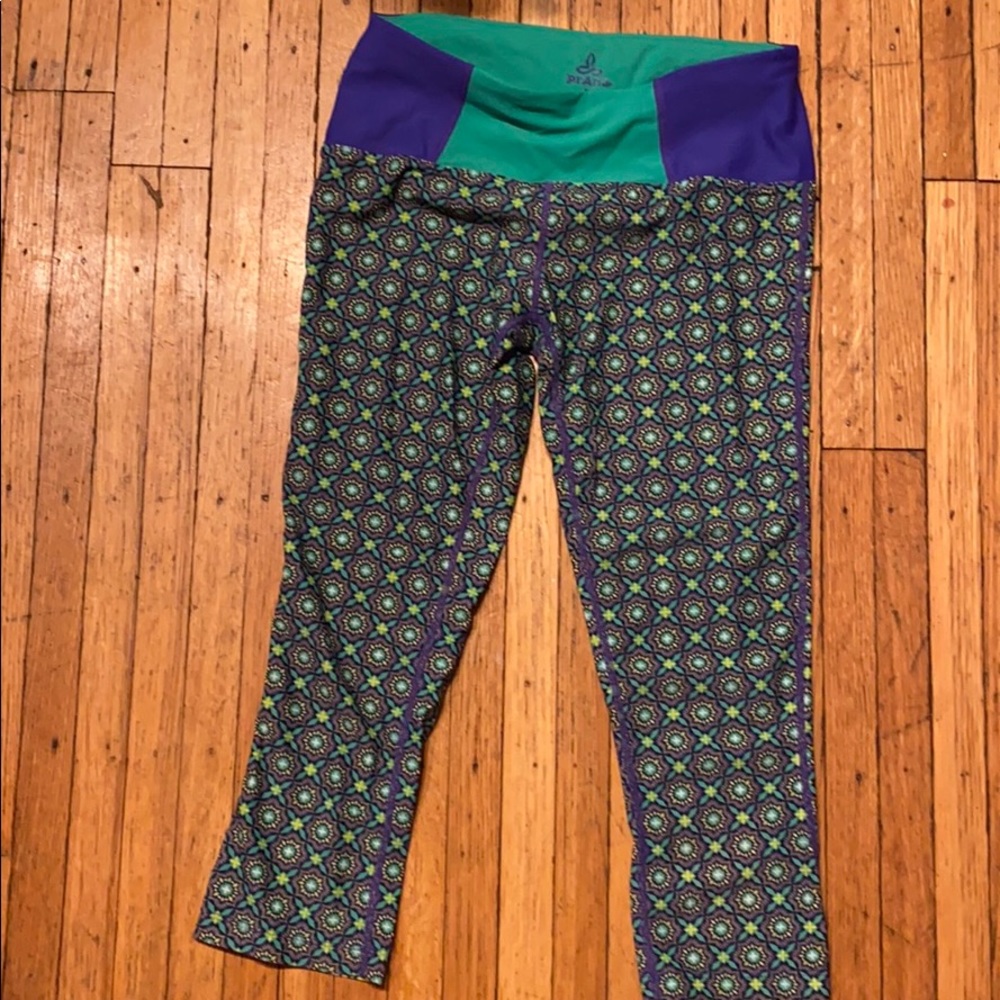 Prank XS aqua/ purple athletic capris
